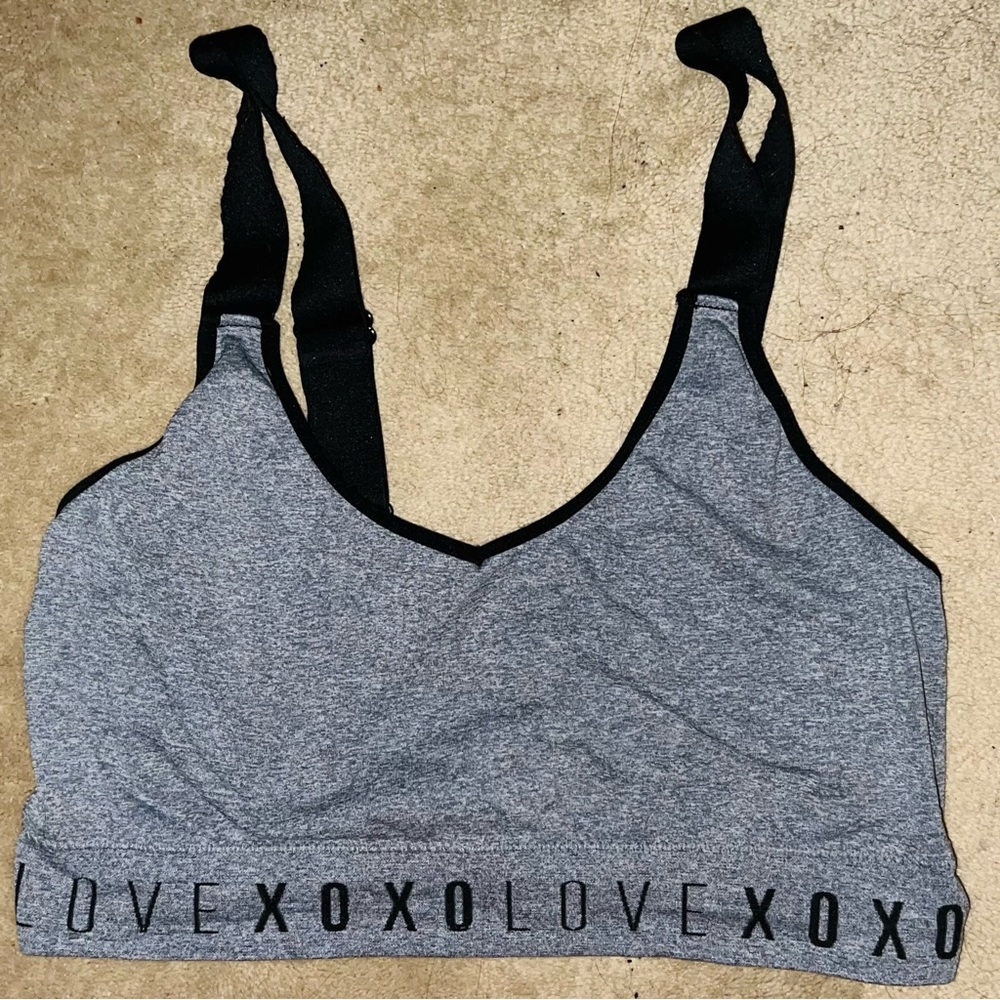 XOXO Heather Gray Women’s 2X Sports Bra with Adjustable Black Straps W/ Logo